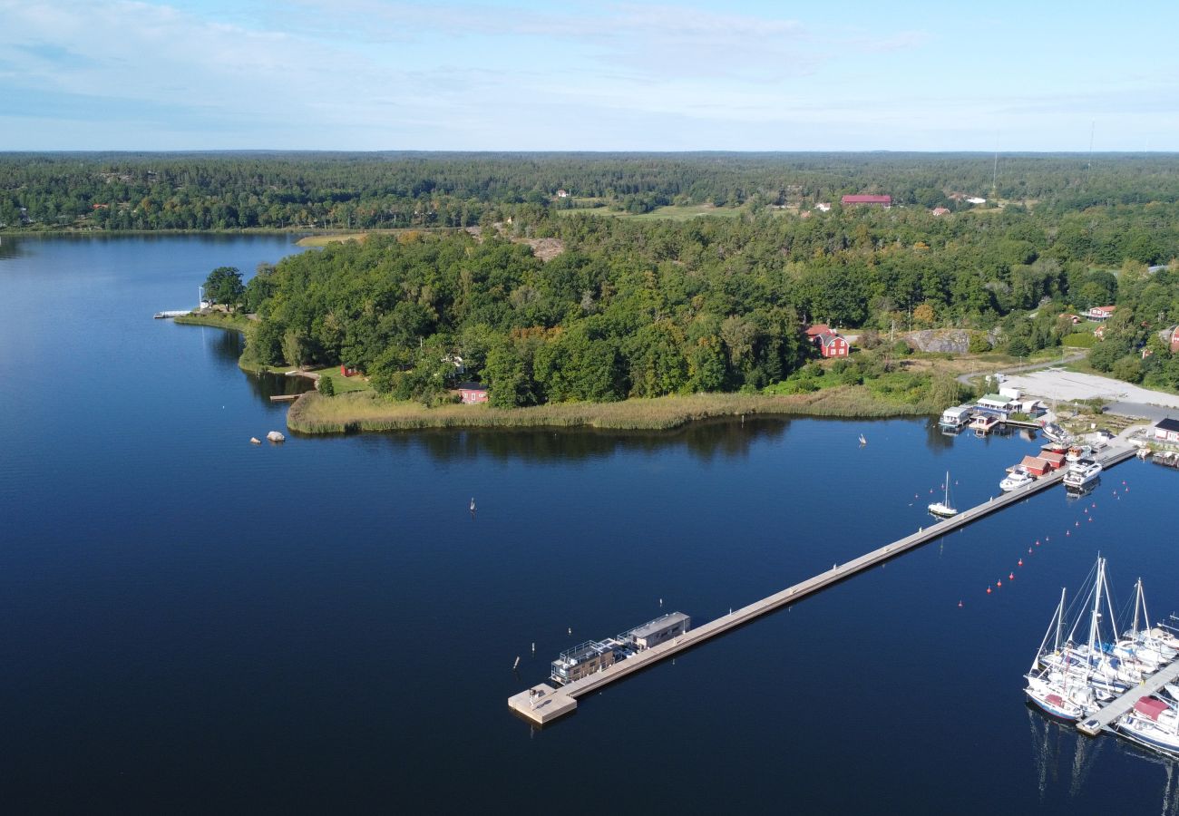 Ferienhaus in Blankaholm - Schärengarten Urlaub der Extraklasse im schwimmenden Ferienhaus