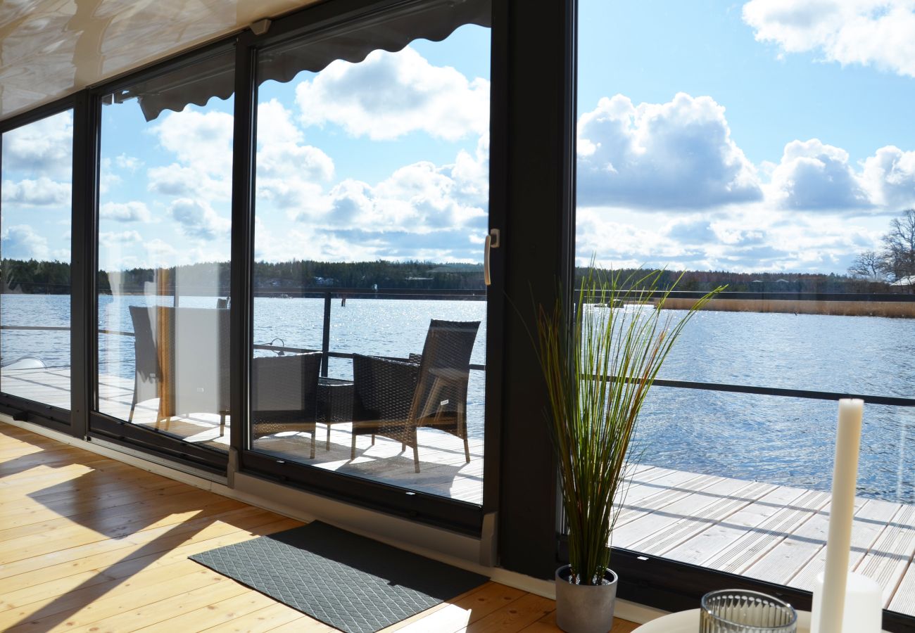 Ferienhaus in Blankaholm - Traumurlaub auf dem Wasser mitten in den Schären