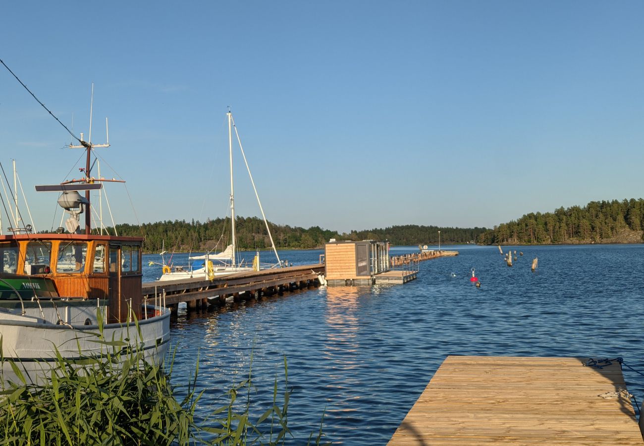 Ferienhaus in Blankaholm - Traumurlaub auf dem Wasser mitten in den Schären