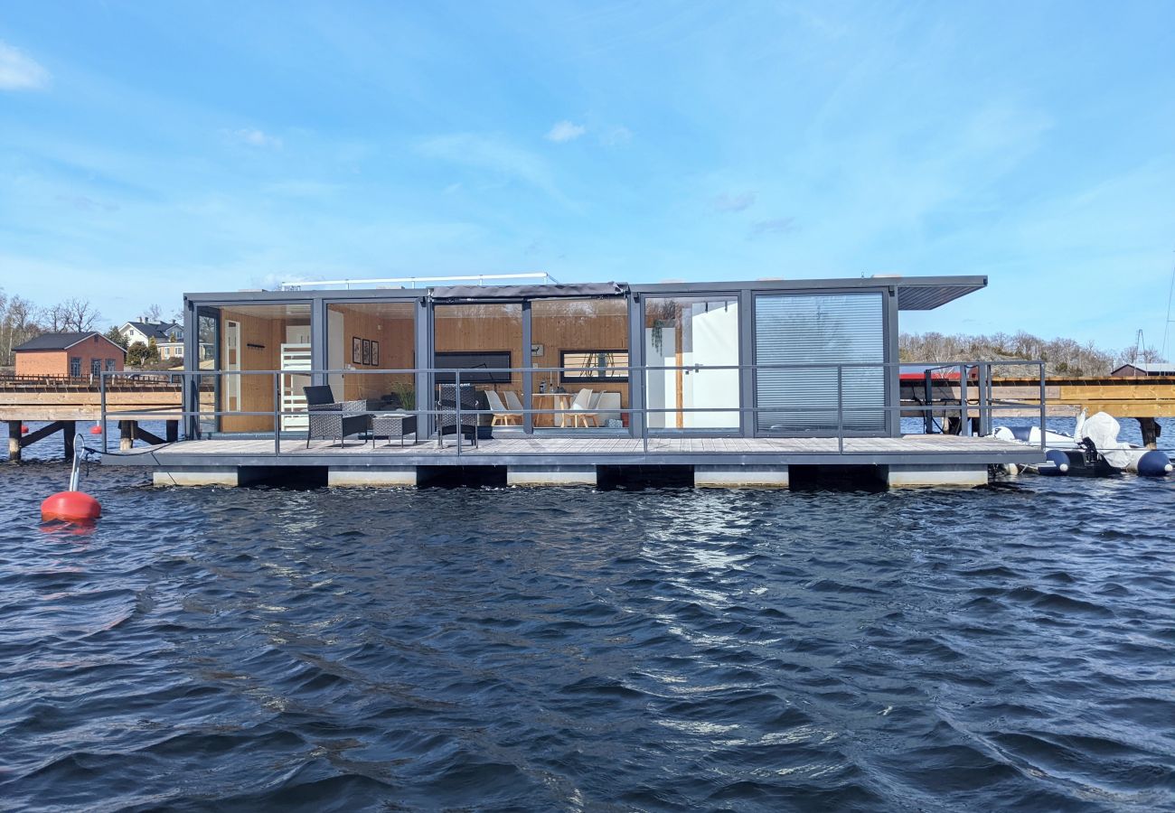 Ferienhaus in Blankaholm - Traumurlaub auf dem Wasser mitten in den Schären