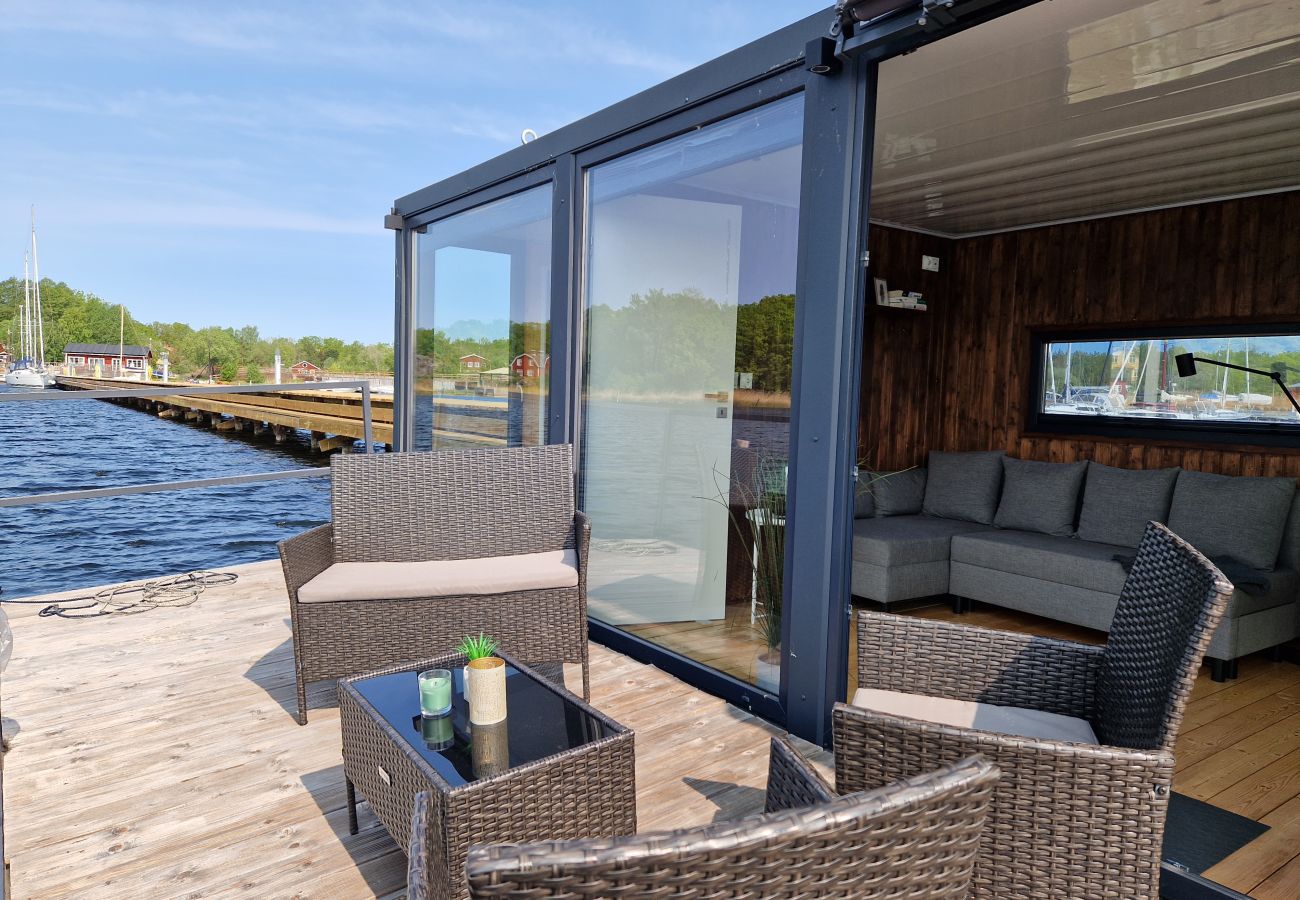 Ferienhaus in Blankaholm - Traumurlaub auf dem Wasser mitten in den Schären