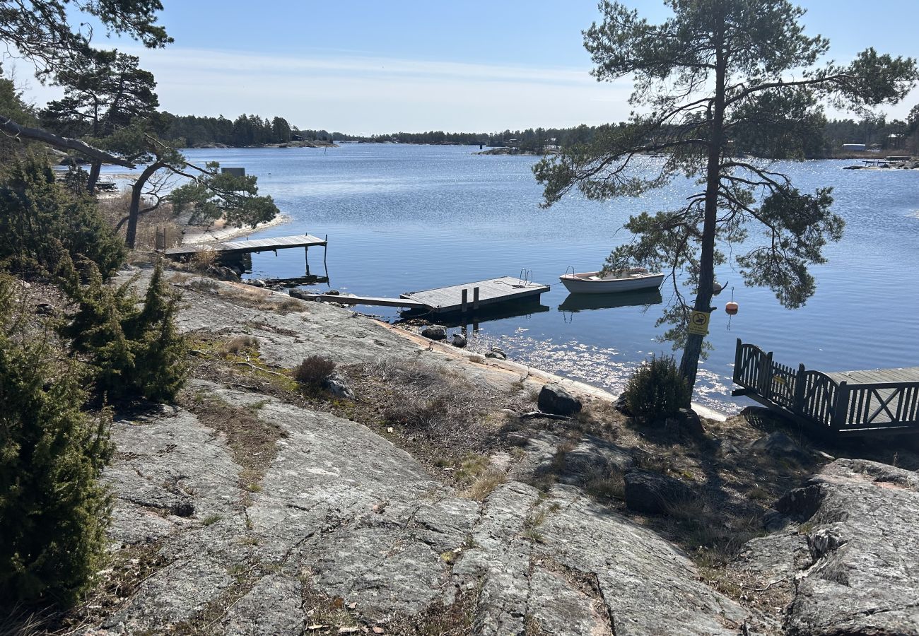 Ferienhaus in Oskarshamn - Komfort-Ferienhaus an der Ostsee mit Sauna und eigenem Boot