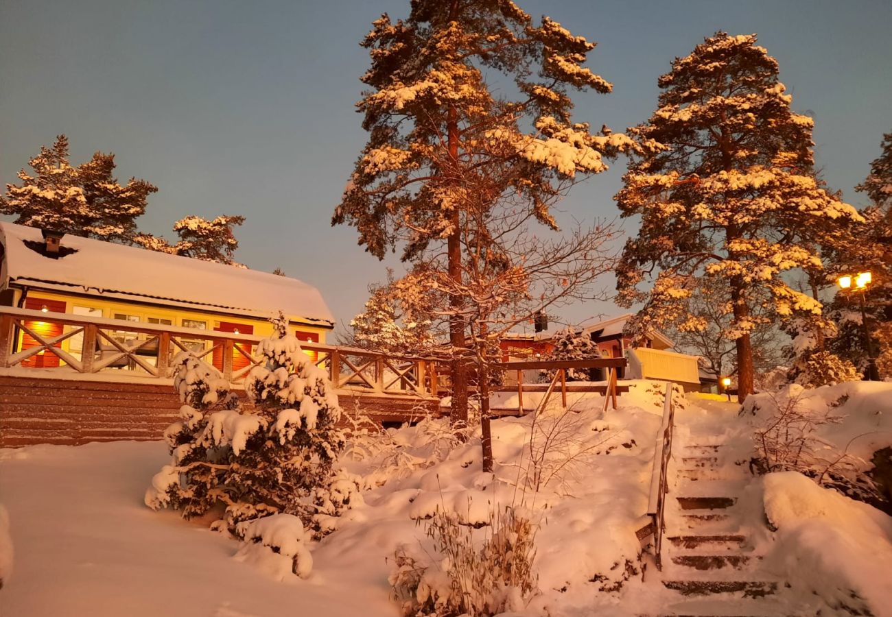 Ferienhaus in Grödinge - Modernes Ferienhaus mit Internet unweit vom Meer und vor den Türen Stockholms