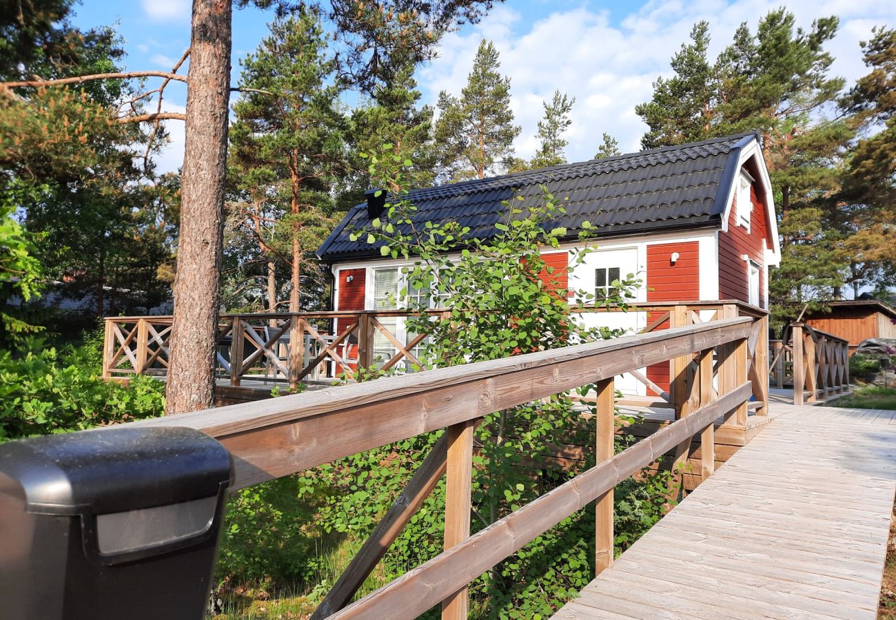 Ferienhaus in Grödinge - Modernes Ferienhaus mit Internet unweit vom Meer und vor den Türen Stockholms