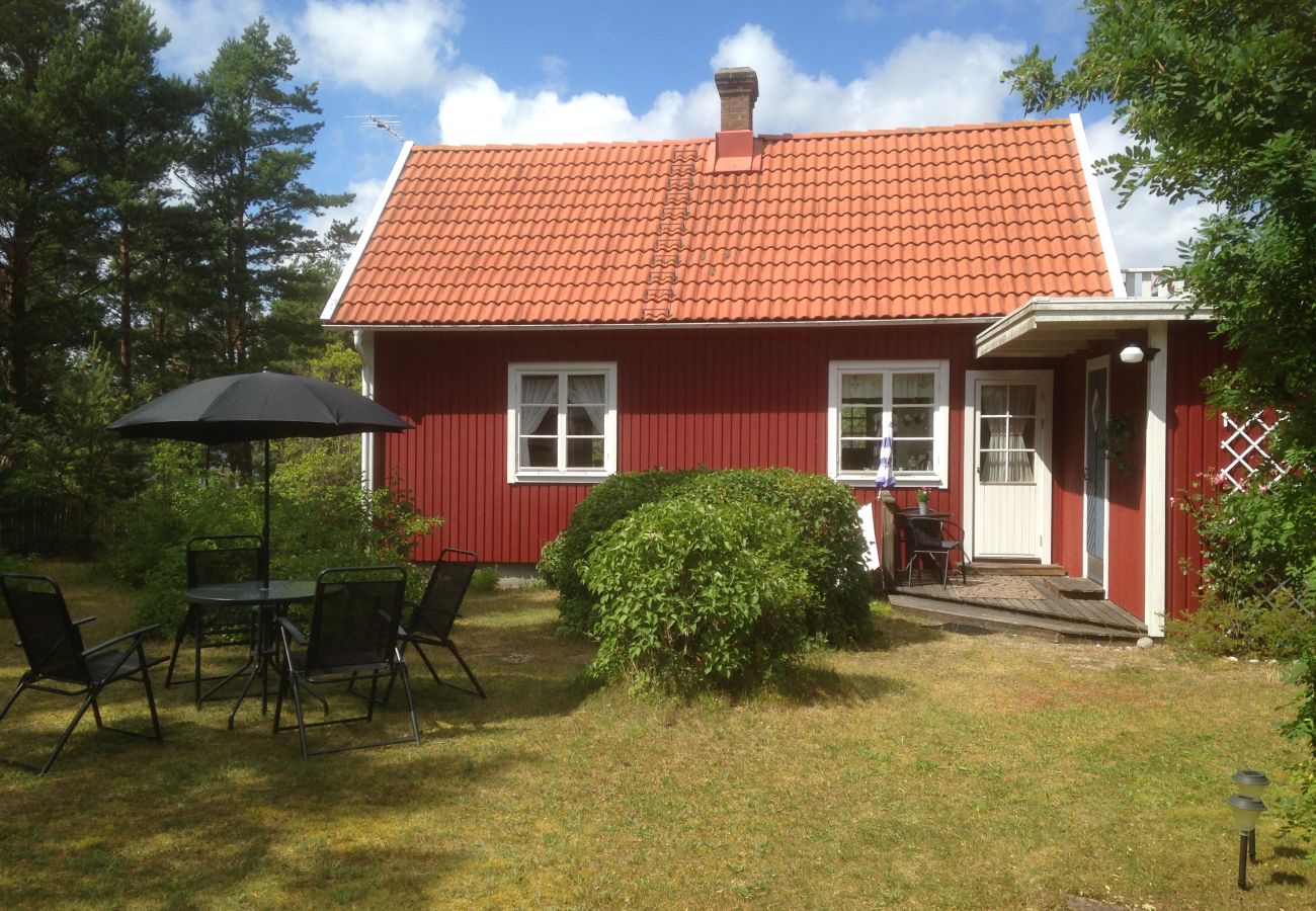 Ferienhaus in Löttorp - Schönes Ferienhaus 60 Meter von der Ostsee auf der Sonneninsel Öland