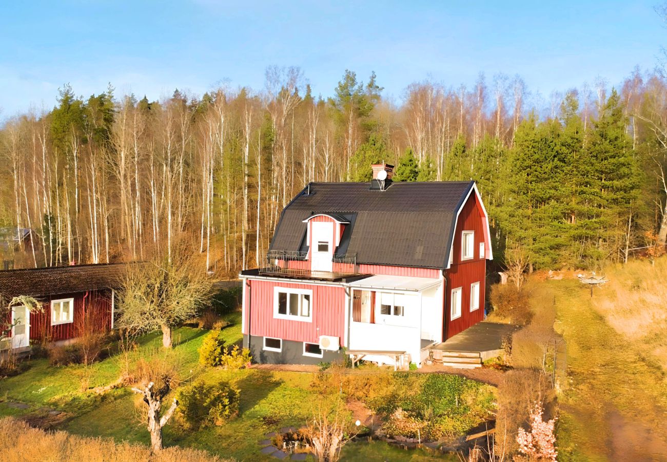 Ferienhaus in Hultsfred - Charmantes Ferienhaus mit Seeblick in Småland