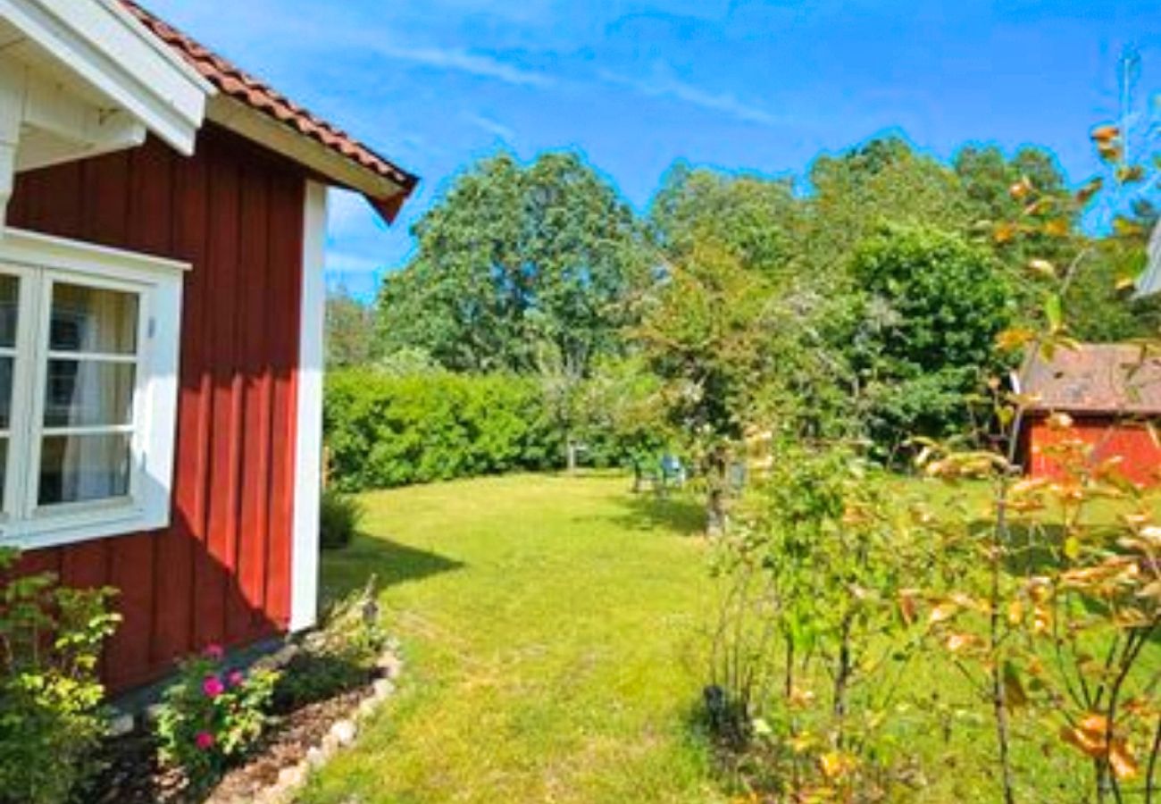 Ferienhaus in Berga - Gemütliches Ferienhäuschen für zwei in Småland