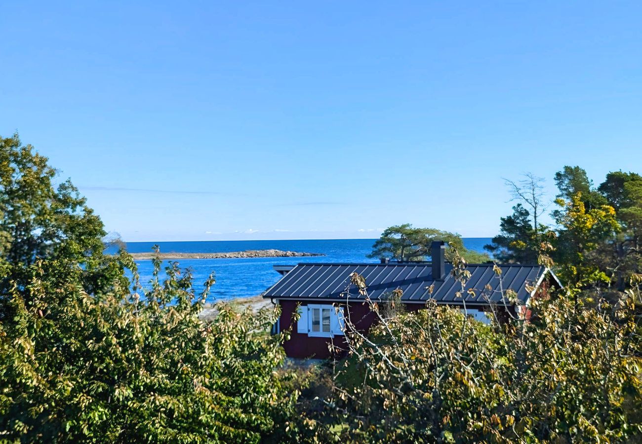 Ferienhaus in Figeholm - Idyllisch gelegenes Ferienhaus mitten in den Schären an der Ostsee