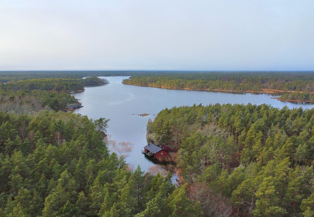 Ferienhaus in Figeholm - Einzigartiges Abenteuer mitten in den Schären