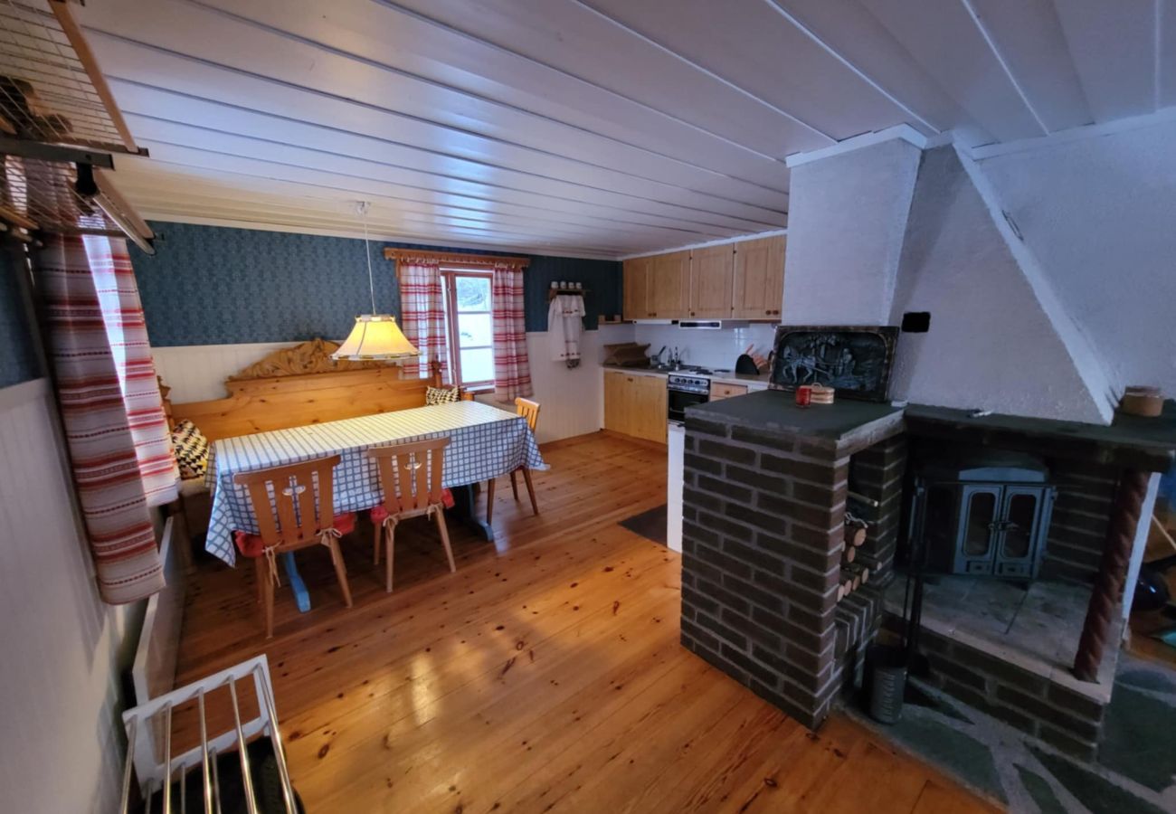 Ferienhaus in Gällö - Gemütliches Ferienhaus mit Seeblick, Wifi und Boot in der Bergwelt von Jämtland