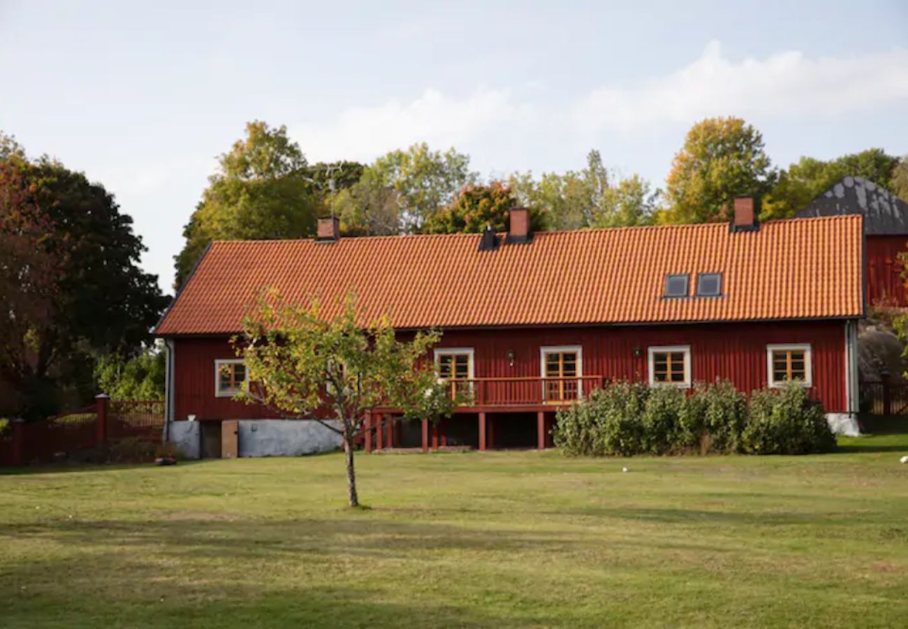 Ferienhaus in Tystberga - Urlaub auf einem Herrensitz in Sörmland an der Küste und den Schären