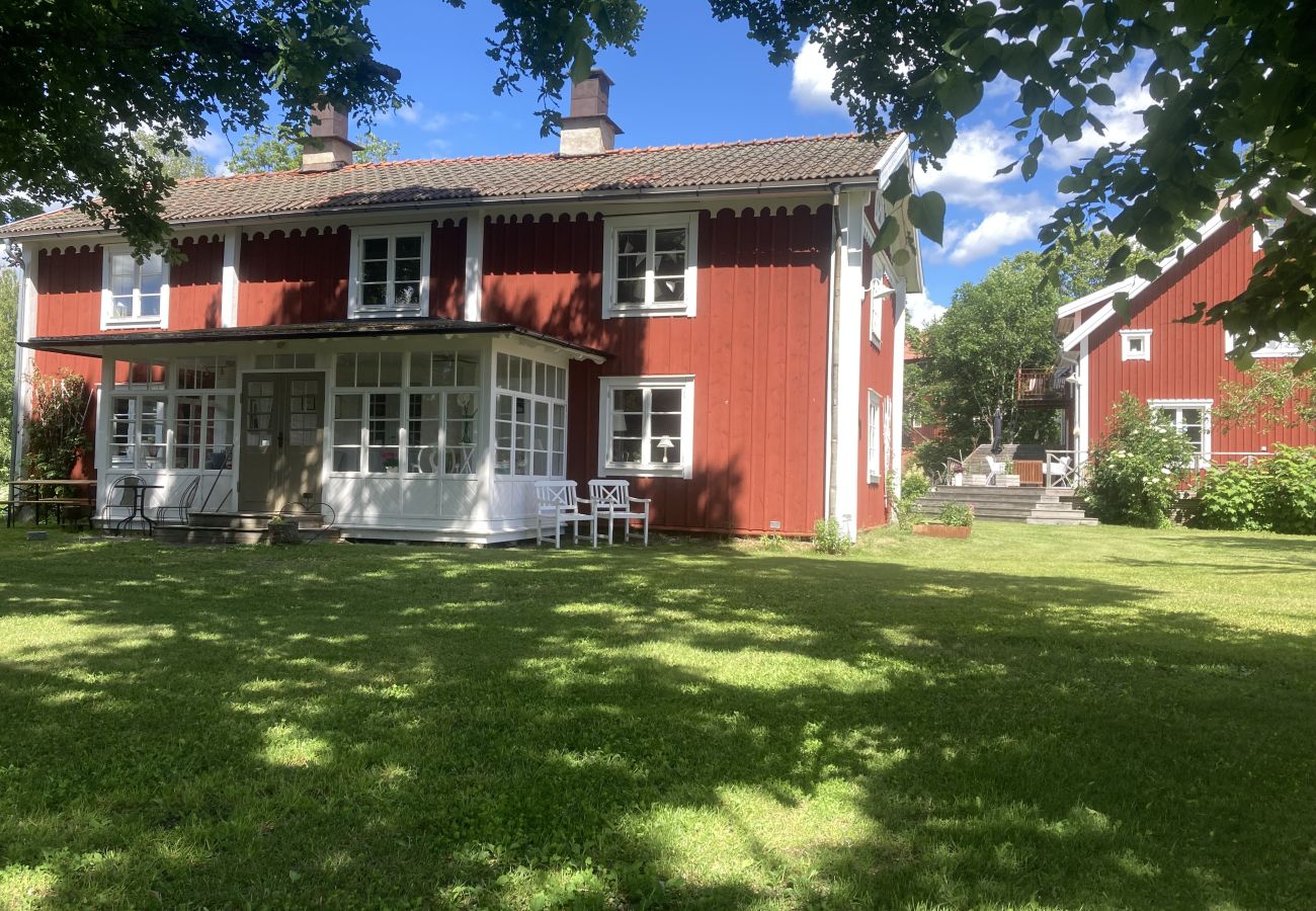 Ferienhaus in Kopparberg - Gemütliches familienfreundliches Ferienhaus in Bergslagen, perfekt für Urlaub und Entspannung!