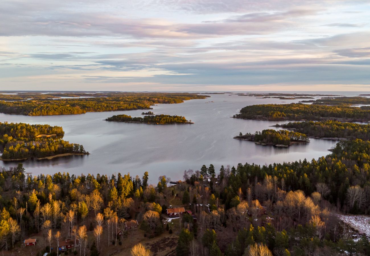 Ferienhaus in Figeholm - Ferienhaus in einzigartiger Schärenlage mit Sauna und Motorboot