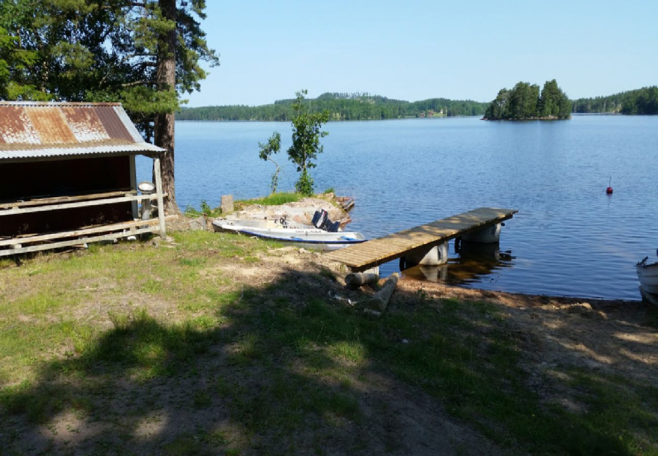 House in Ydre - Holiday home on Lake Östra Lägern with private rowing boat