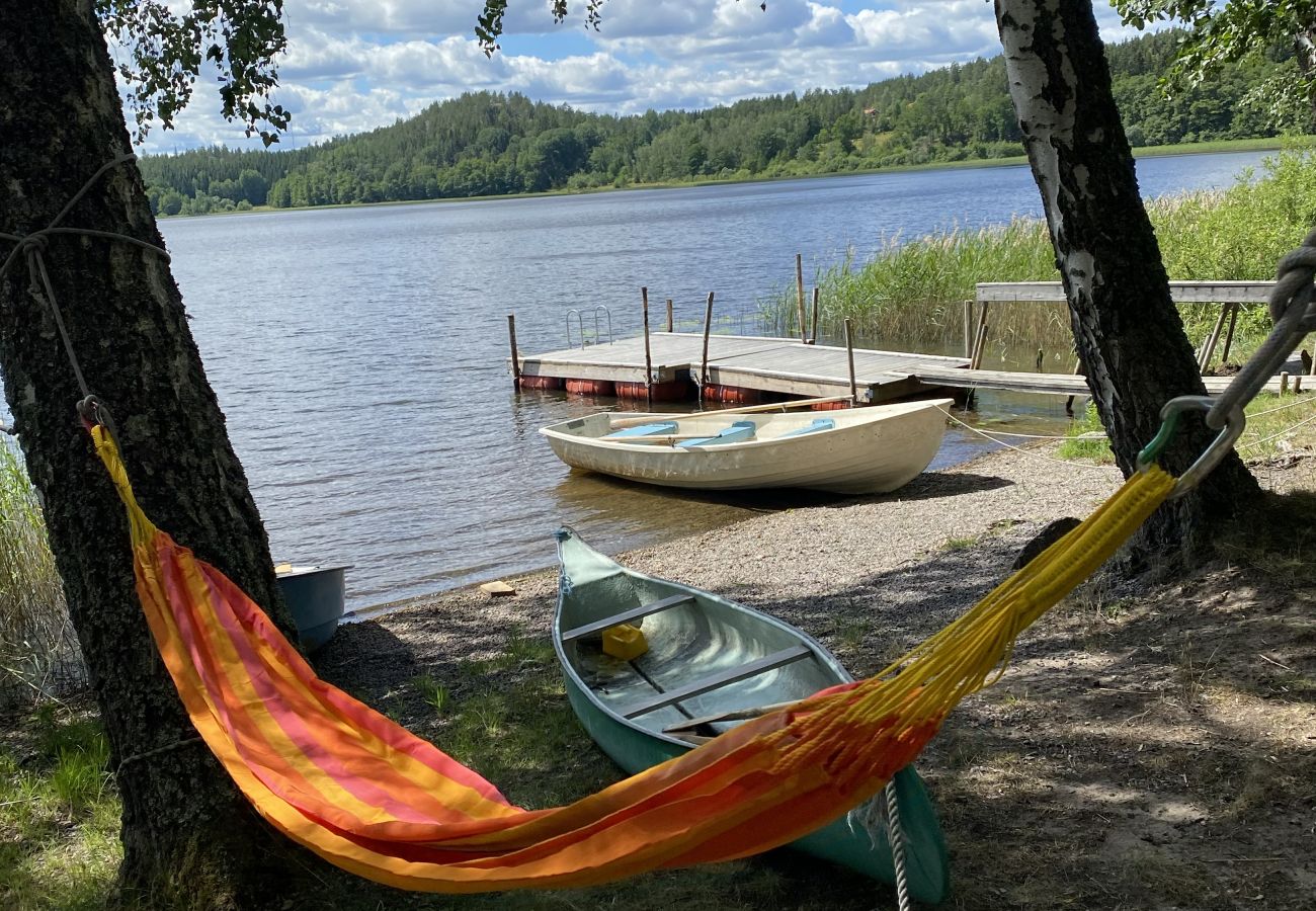 House in Valdemarsvik - Modern holiday home with boat and WiFi in the countryside