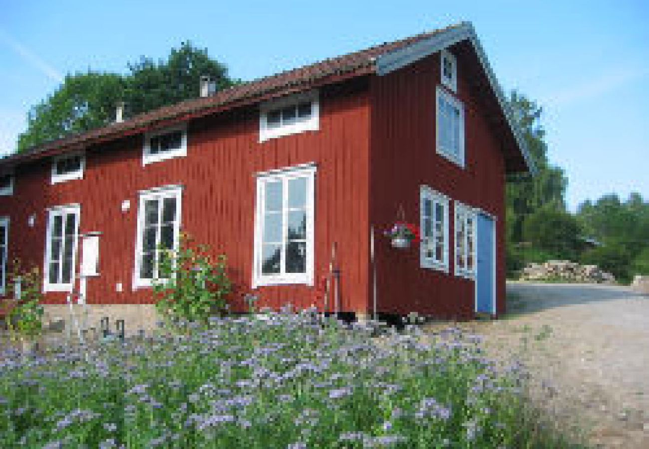 Apartment in Västerlanda - Rum Älvbacken 