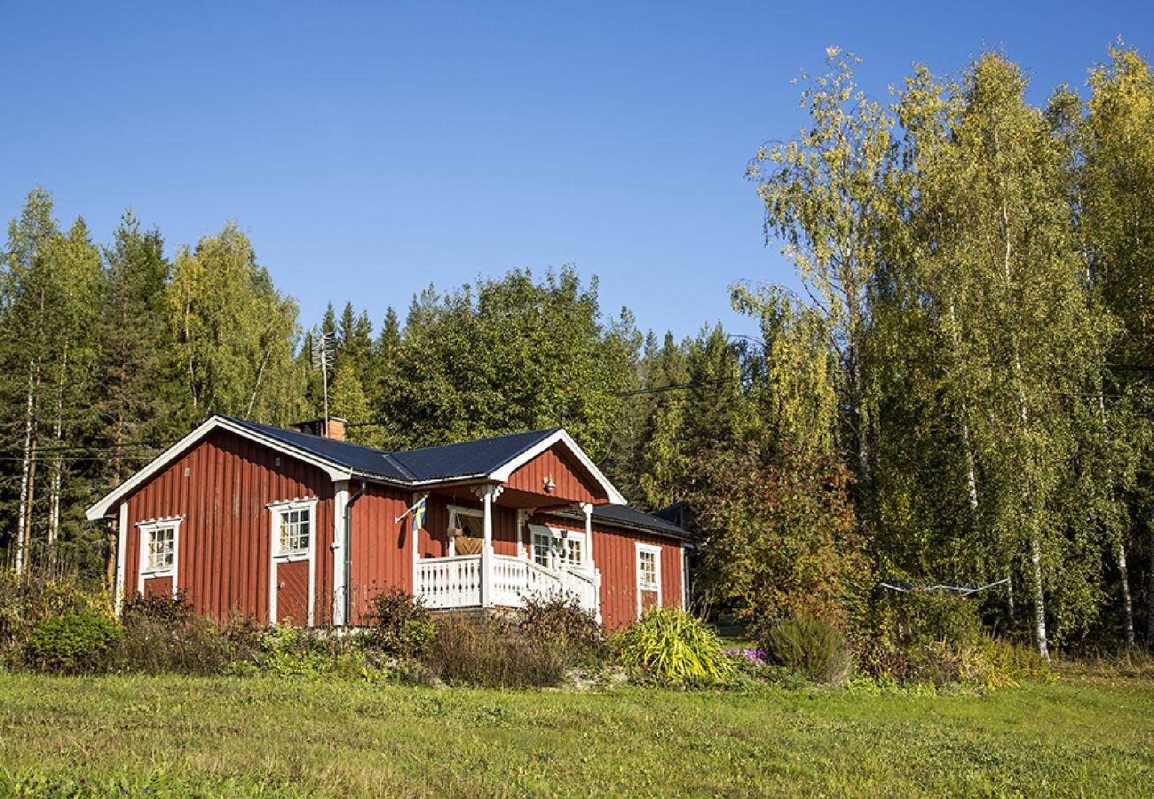 House in Gällö - Holiday home with lake view in Jämtland