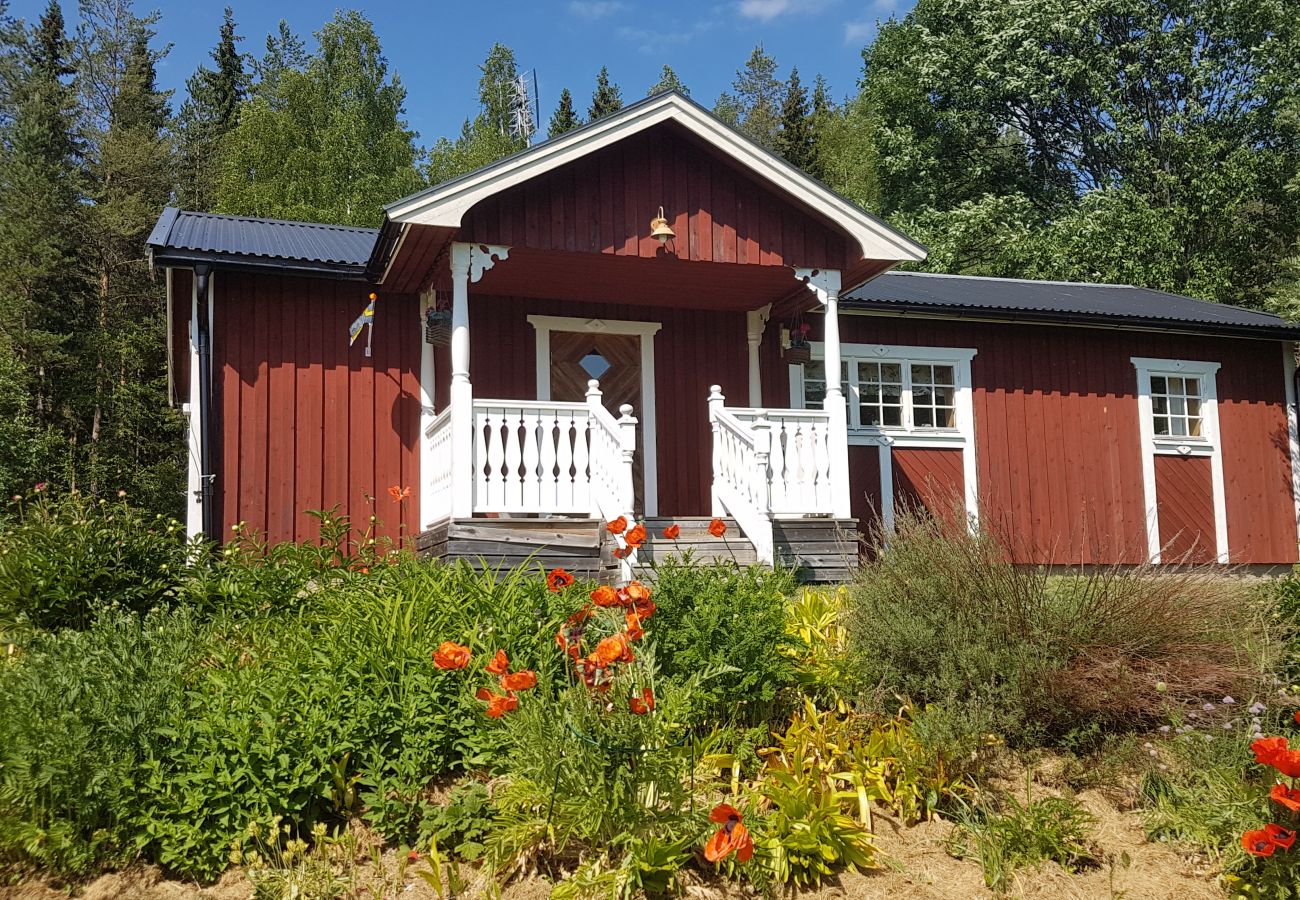 House in Gällö - Holiday home with lake view in Jämtland