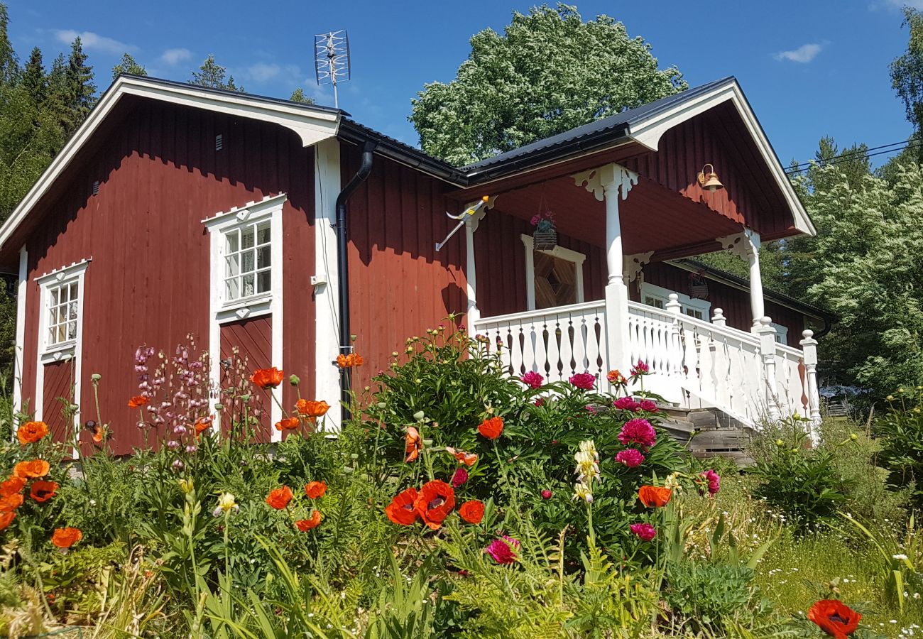 House in Gällö - Holiday home with lake view in Jämtland