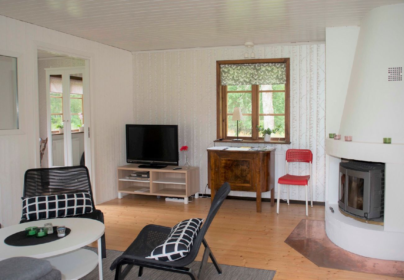 House in Holsbybrunn - Red and white holiday home beautifully situated by the river Emån