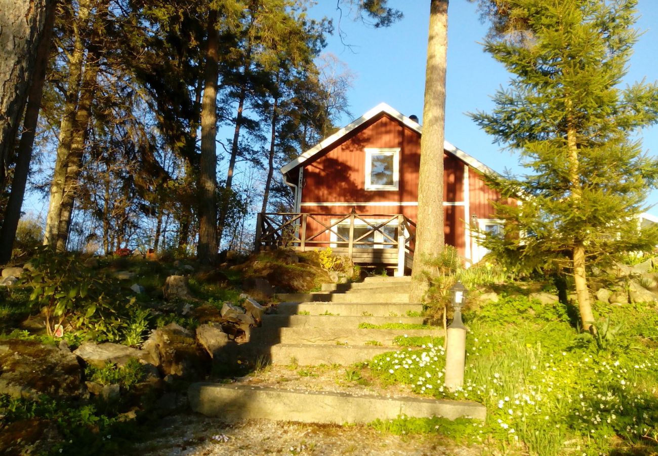 House in Mellerud - Holiday home in Dalsland at the lake Örsjön