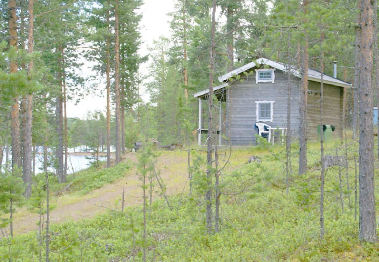 House in Arvidsjaur - Vacation in the blueberry forest by the lake with a boat