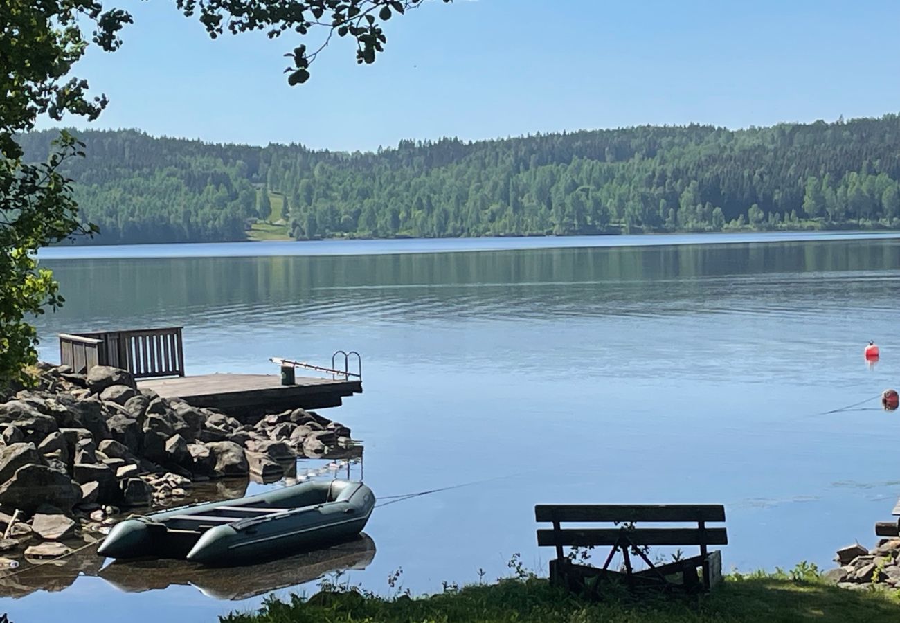 House in Gustavsfors - Nice vacation at Lake Lelången with boat