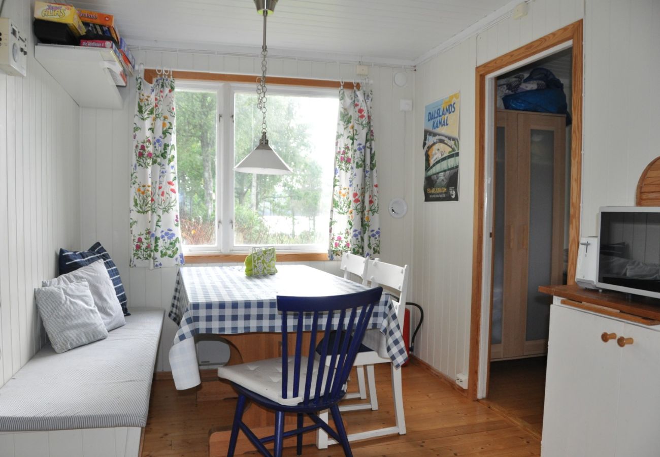 House in Gustavsfors - Nice vacation at Lake Lelången with boat