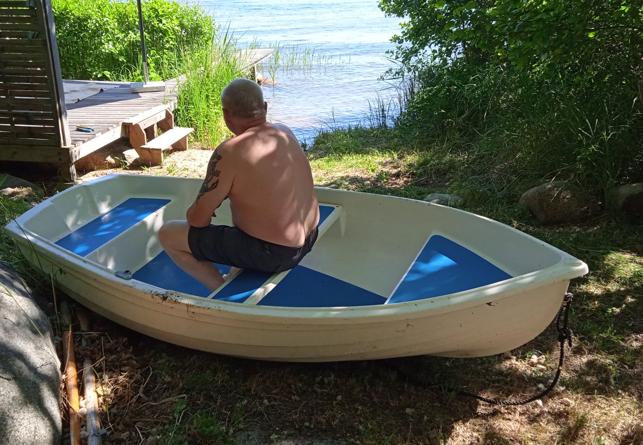 House in Mellerud - Holiday directly at the big lake Vänern