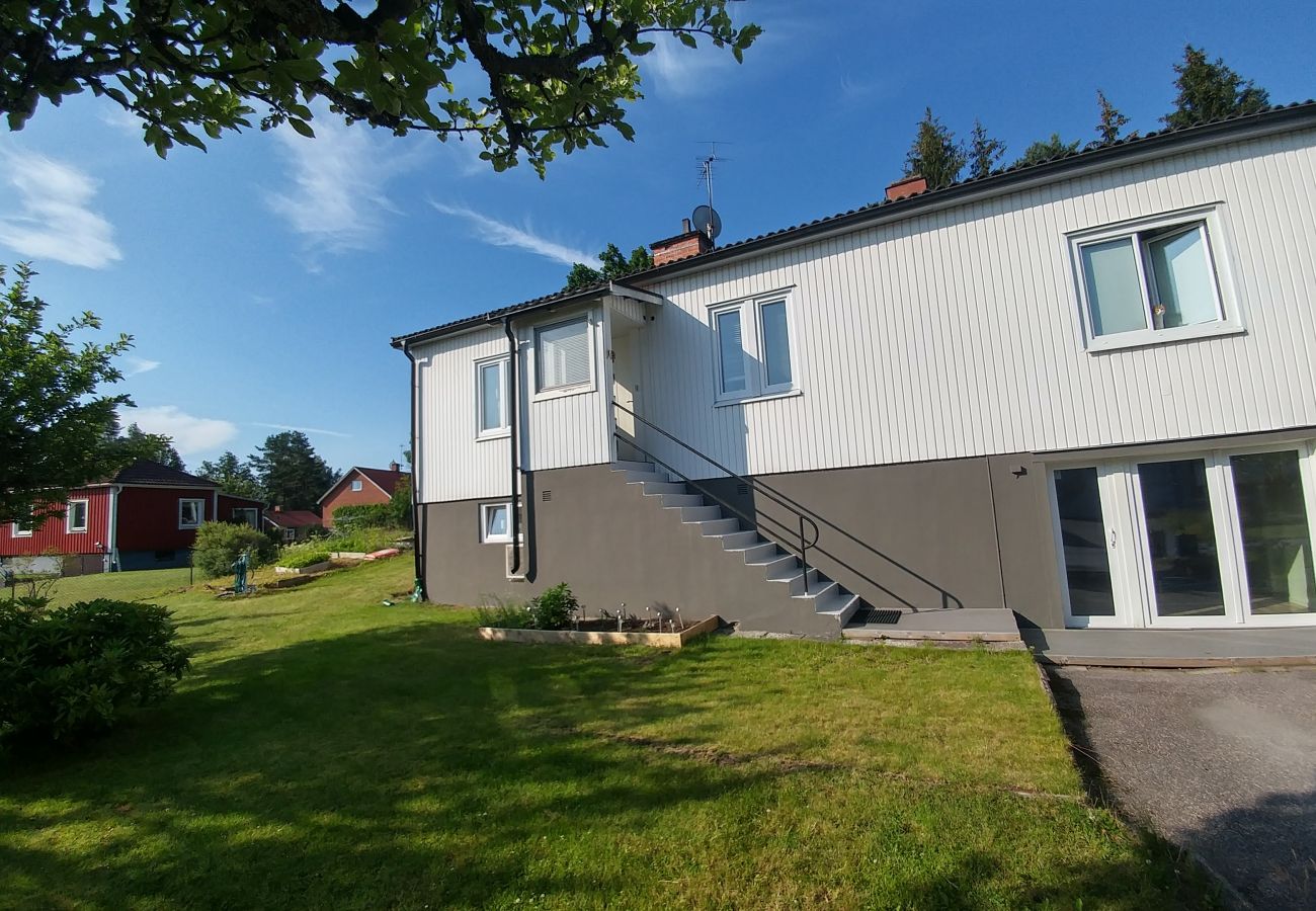 House in Hälleforsnäs - Holiday in the land of castles and manors