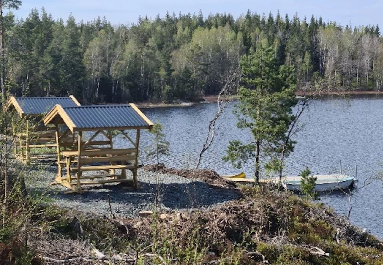 House in Bäckefors - Dalsland Holiday in a large holiday home by the lake in fantastic nature