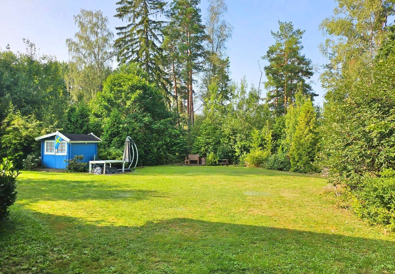 House in Alsterbro - Holiday with lake location, boat, sauna