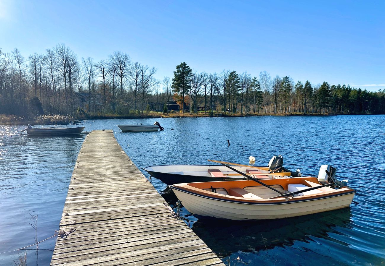 House in Alsterbro - Holiday with lake location, boat, sauna