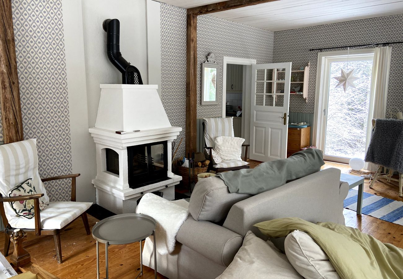 House in Hallaryd - Lovingly restored old school with its own sauna