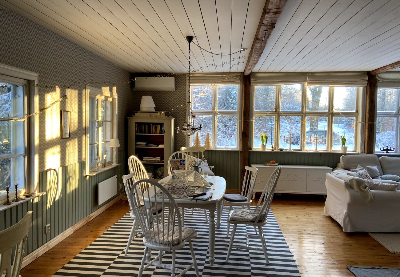 House in Hallaryd - Lovingly restored old school with its own sauna