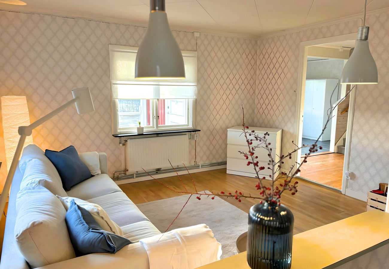 House in Hultsfred - Charming holiday home with lake view in Småland