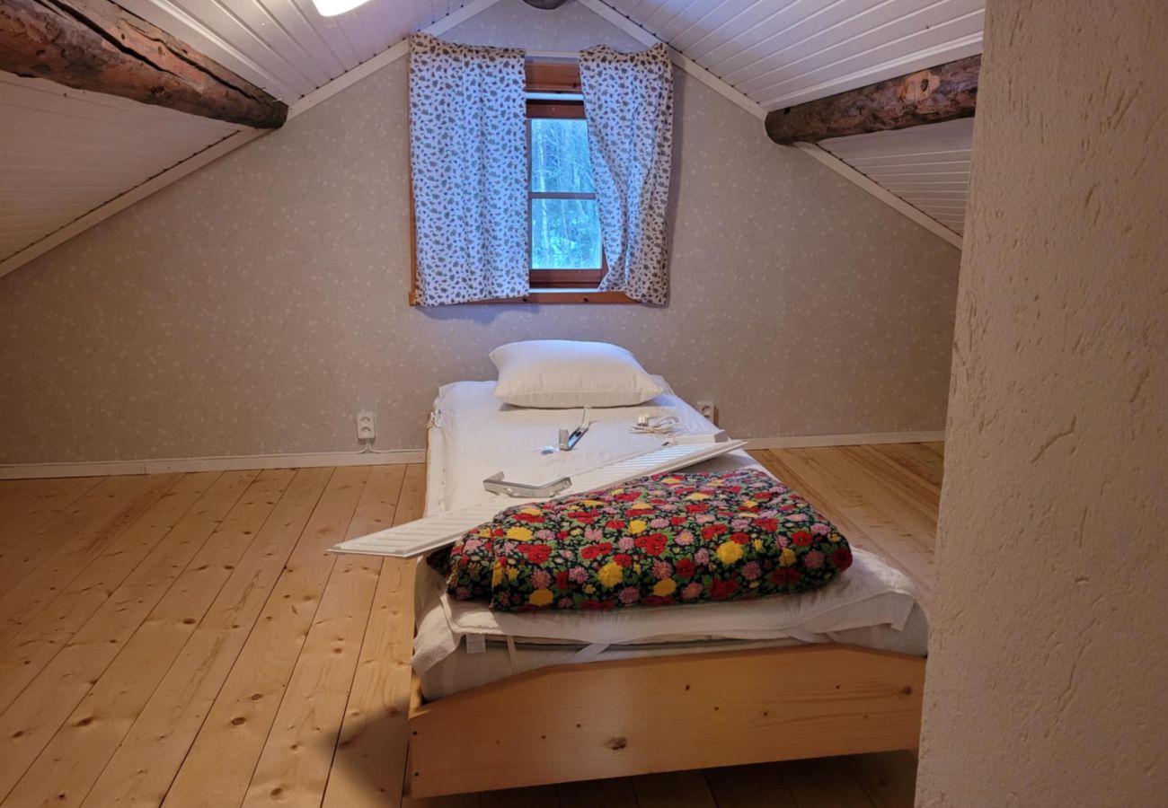 House in Gällö - Cozy holiday home with lake view, WiFi and boat near the mountains of Jämtland