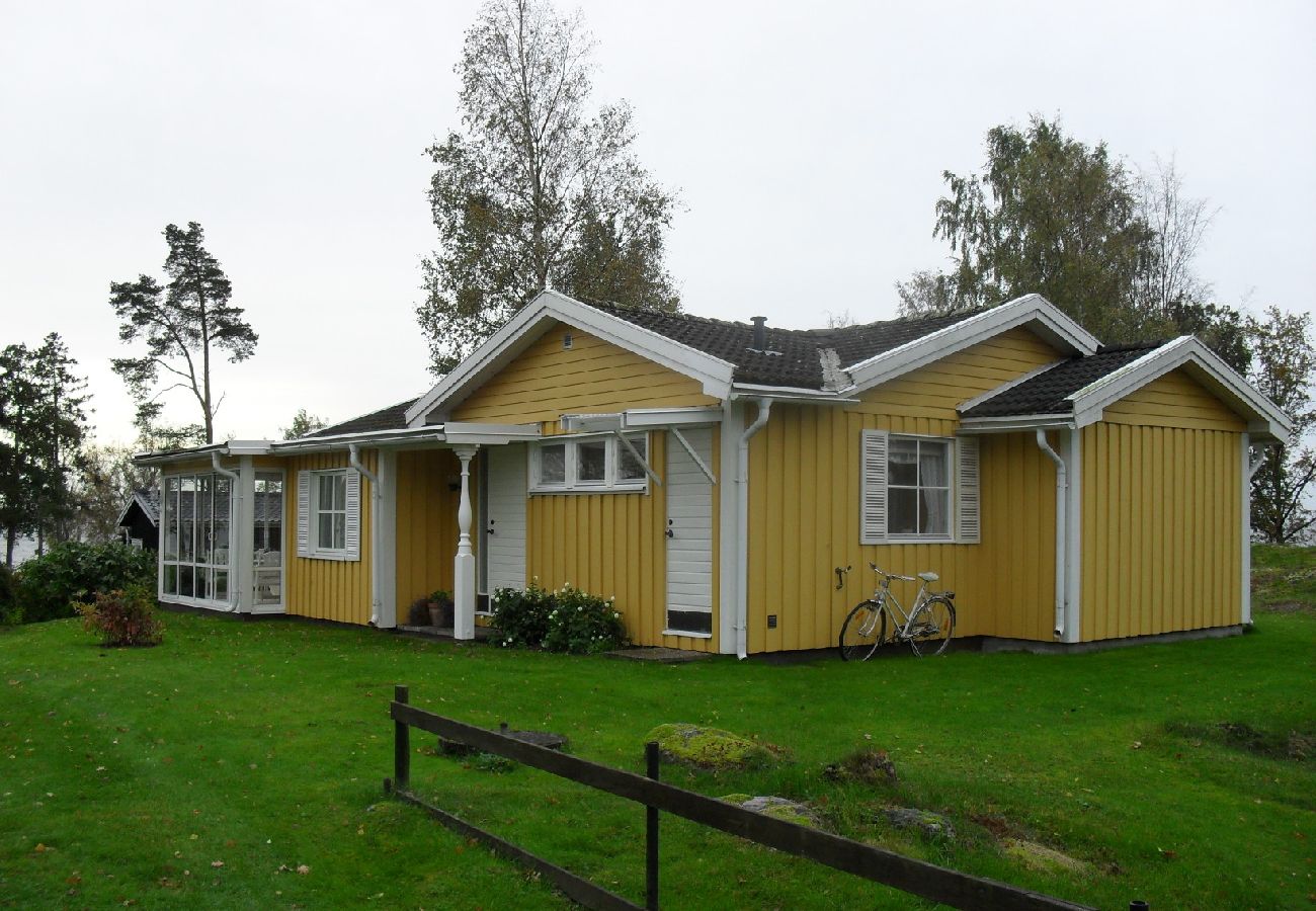 Stuga i Torsö - Semesterhus precis vid Vänern