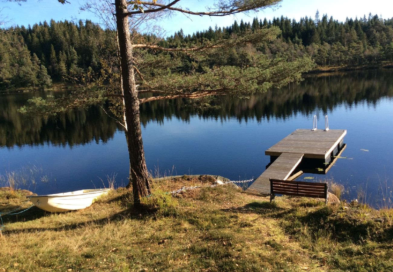 Stuga i Hällingsjö - Semester vid en badsjö i Halland