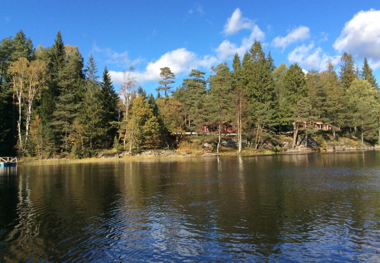 Stuga i Hällingsjö - Semester vid en badsjö i Halland