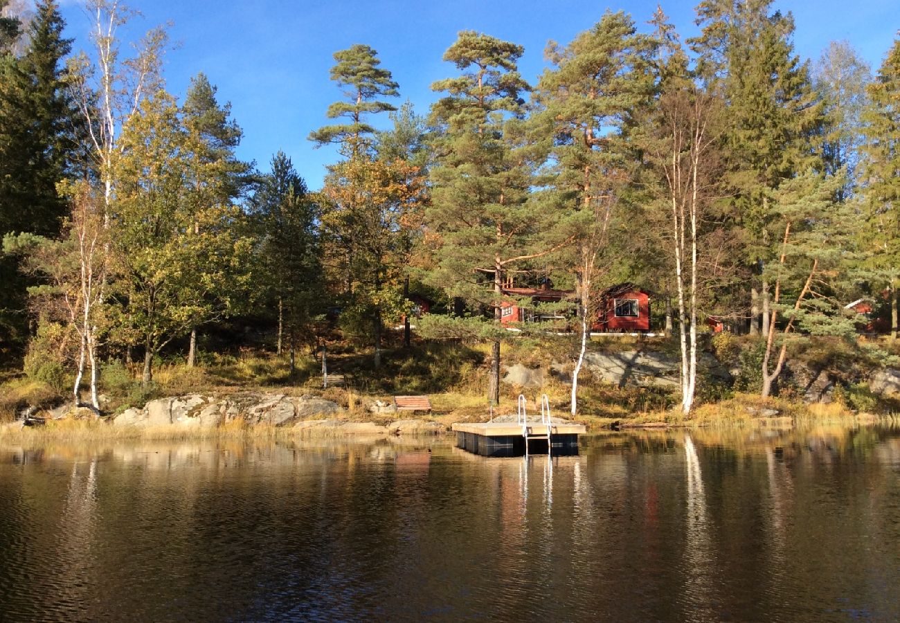 Stuga i Hällingsjö - Semester vid en badsjö i Halland