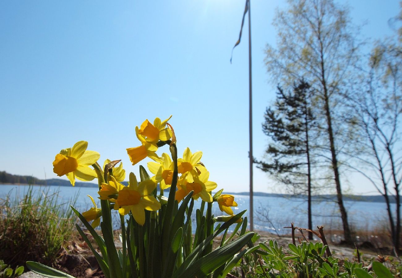 Stuga i Säffle - Stuga vid sjö i Värmland