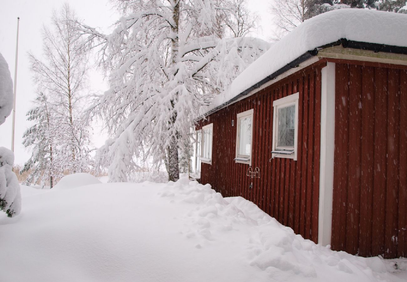 Stuga i Säffle - Stuga vid sjö i Värmland