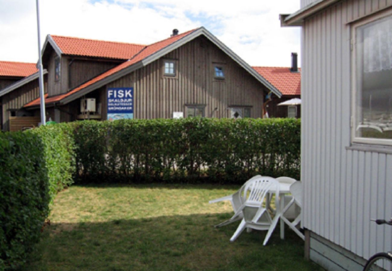 Stuga i Bohus-Malmön - Underbar stuga centralt belägen vid marinan i Bohus-Malmön!