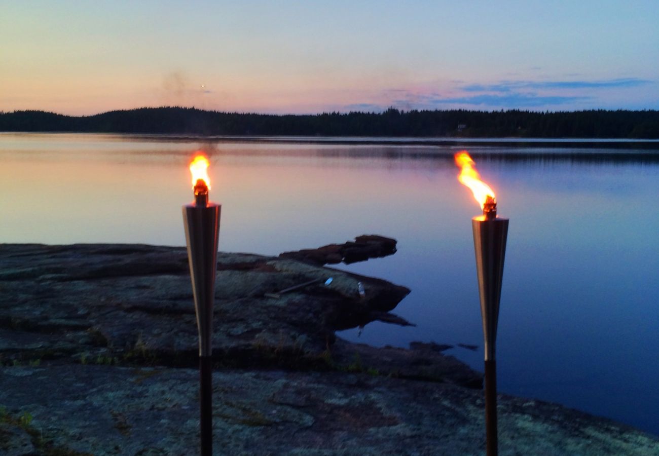 Stuga i Lindome - Egen ö nära Göteborg