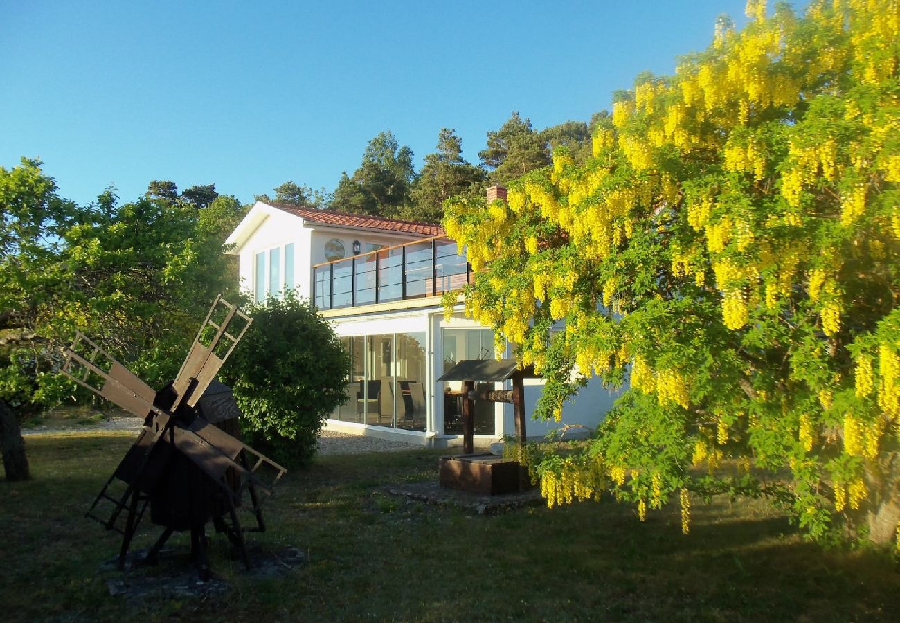 Stuga i Löttorp - Strandvilla med fantastiskt läge