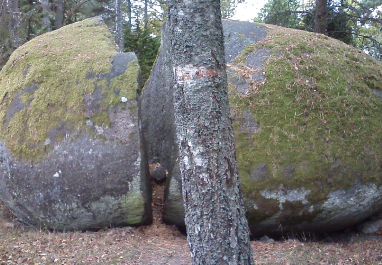 Stuga i Ruda - Mysigt fritidshus i utkanten av skogen nära Högsby