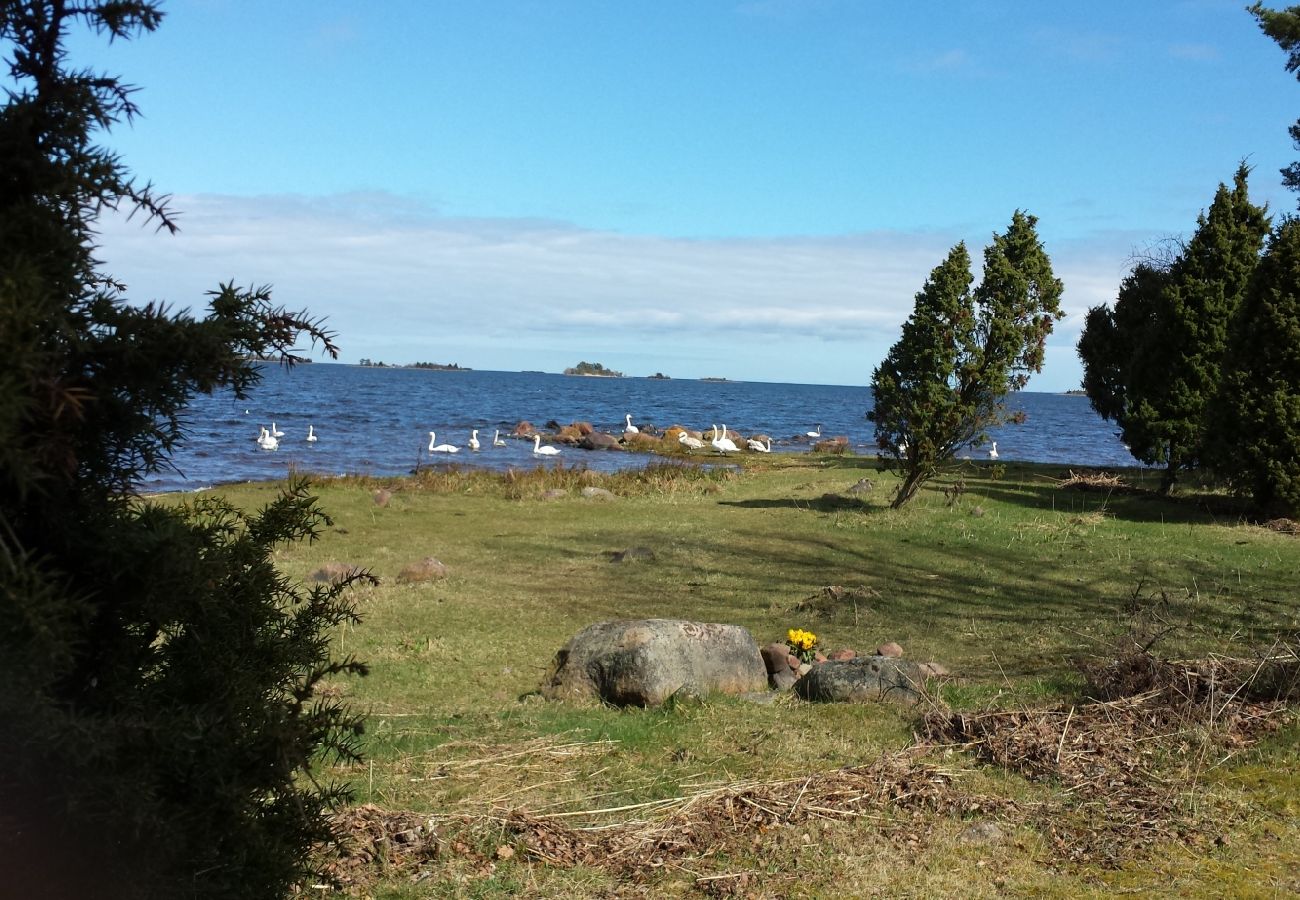 Stuga i Ålem - Semester vid havet med massor av utrymme och solterrass