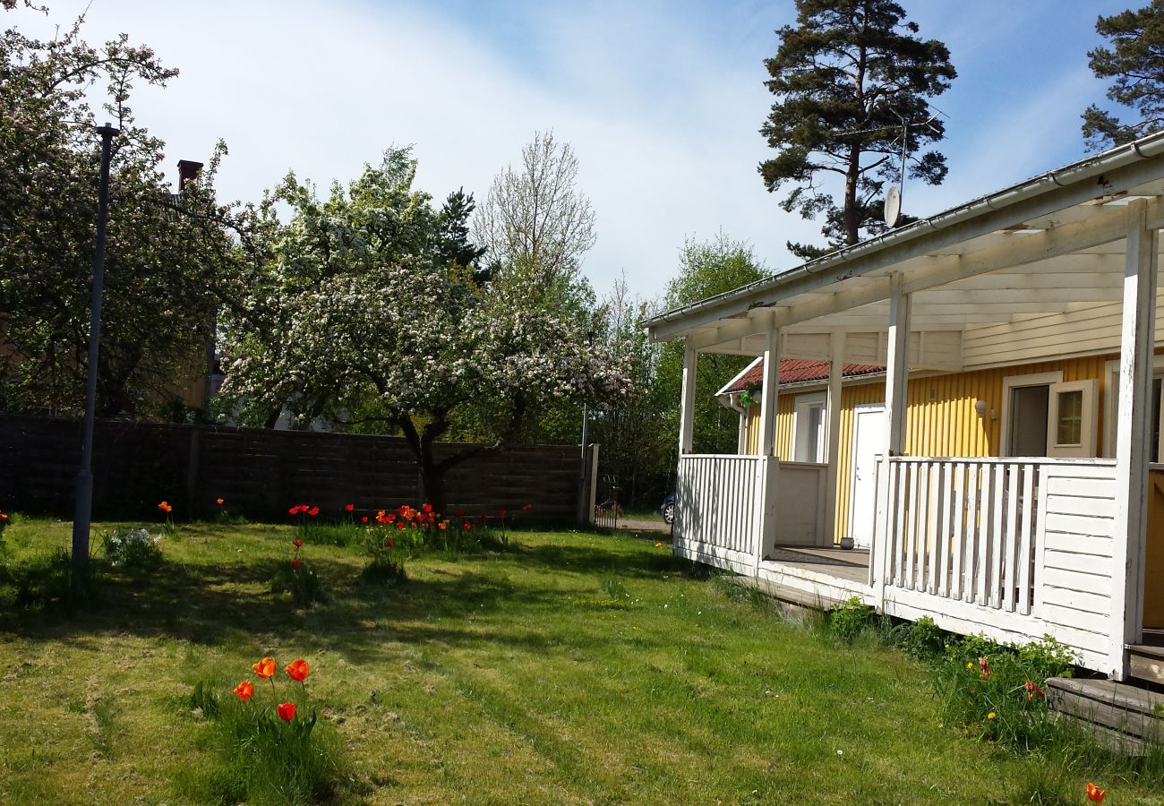 Stuga i Ålem - Semester vid havet med massor av utrymme och solterrass