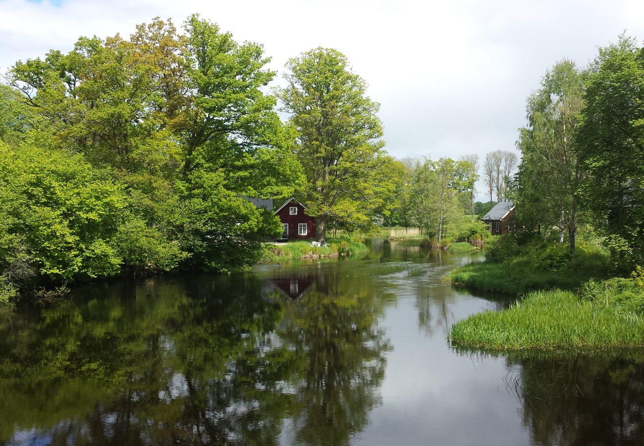 Stuga i Ålem - Semester vid havet med massor av utrymme och solterrass